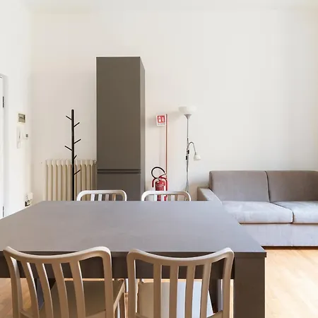 Guesthost - Modern Flat Near Darsena